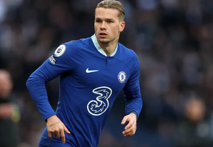 欧冠烽火中的切尔西:逆境与荣耀交织的征程