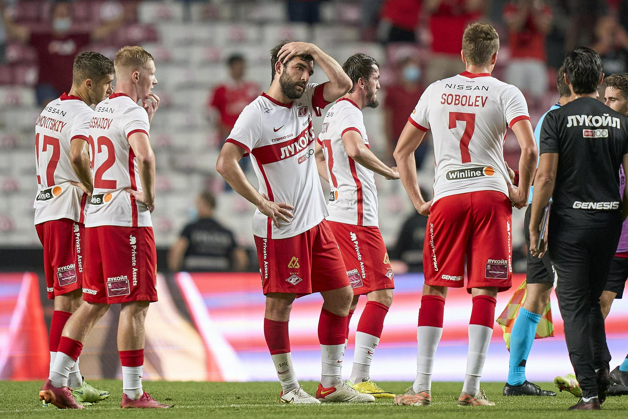 歐冠生死局:阿賈克斯主場絕境求生戰(zhàn)本菲卡